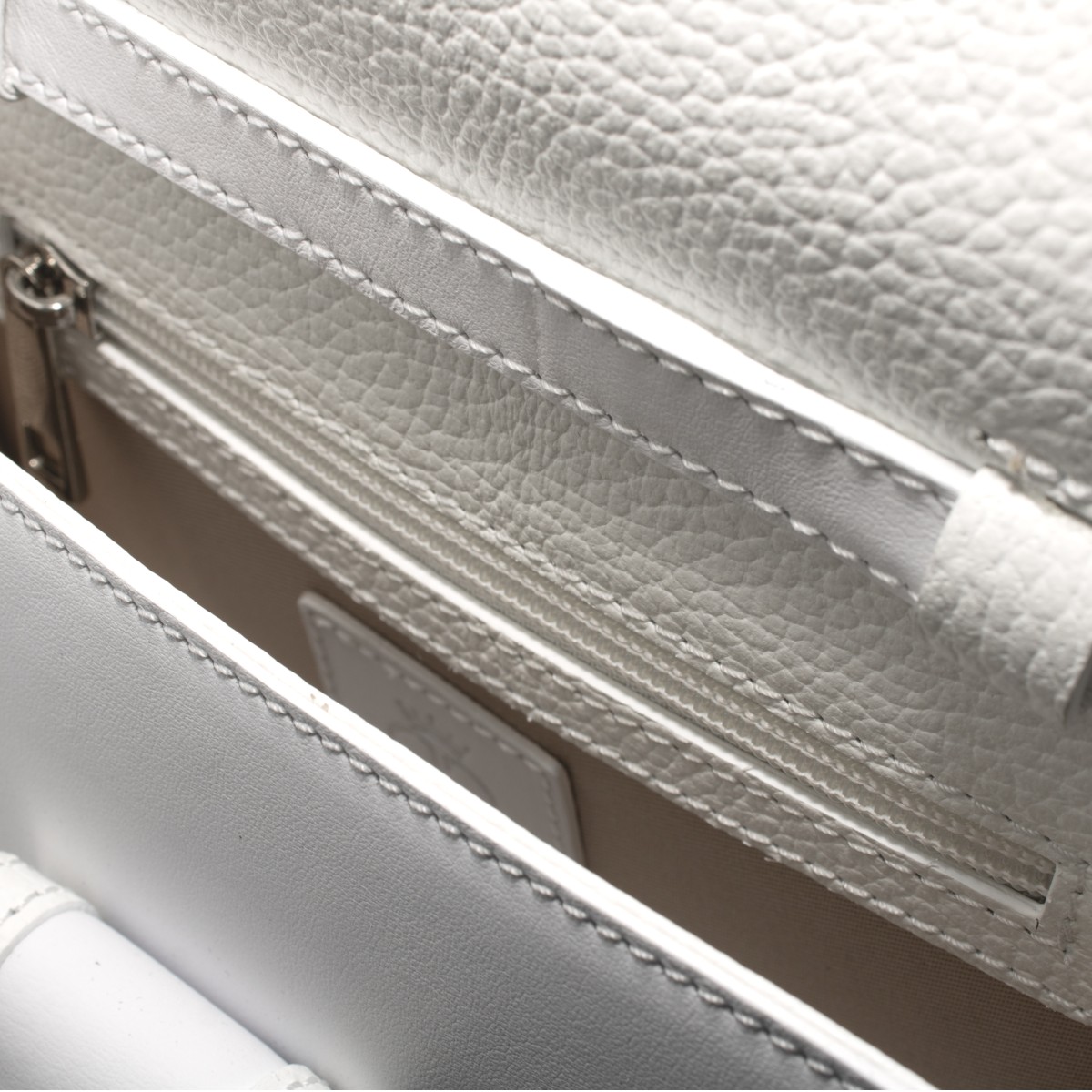 Borsa da donna in vera pelle bianca, con regolazione della tracolla